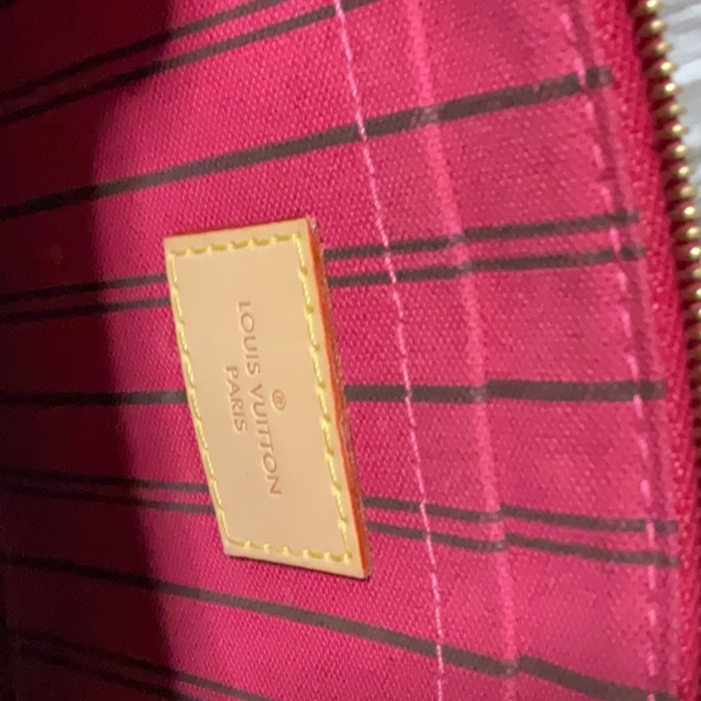 LV WRISTLET GM - Picture 6 of 6